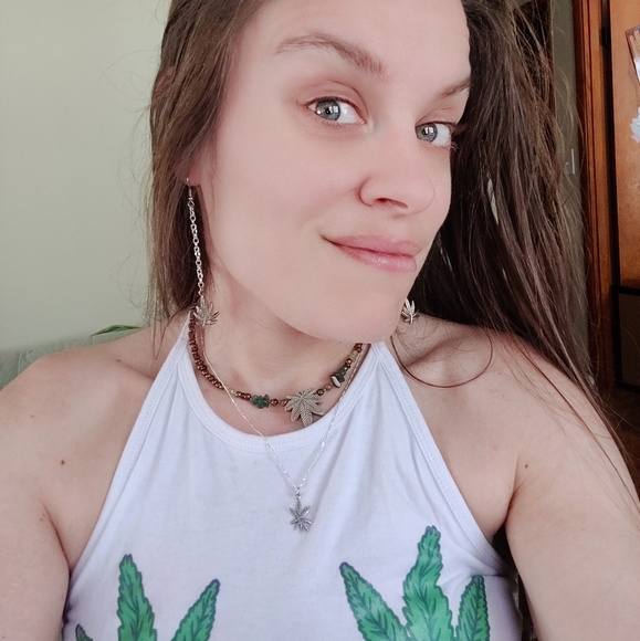 Meet your Posher, Beth - Picture 6 of 6